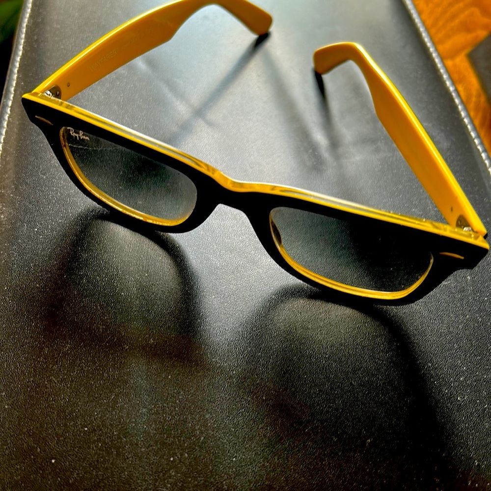 Ray-Ban excellent condition wayfarer made in Italy.